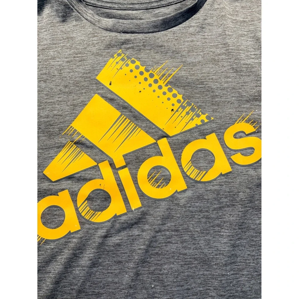 Adidas Gray T-Shirt & Nike Dri-FIT Black Yellow Shorts Set Kids Medium M 10-12